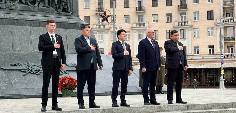 КР БШКнын төрагасы Тынчтык Шайназаров Беларусь Республикасына иш сапары менен барды